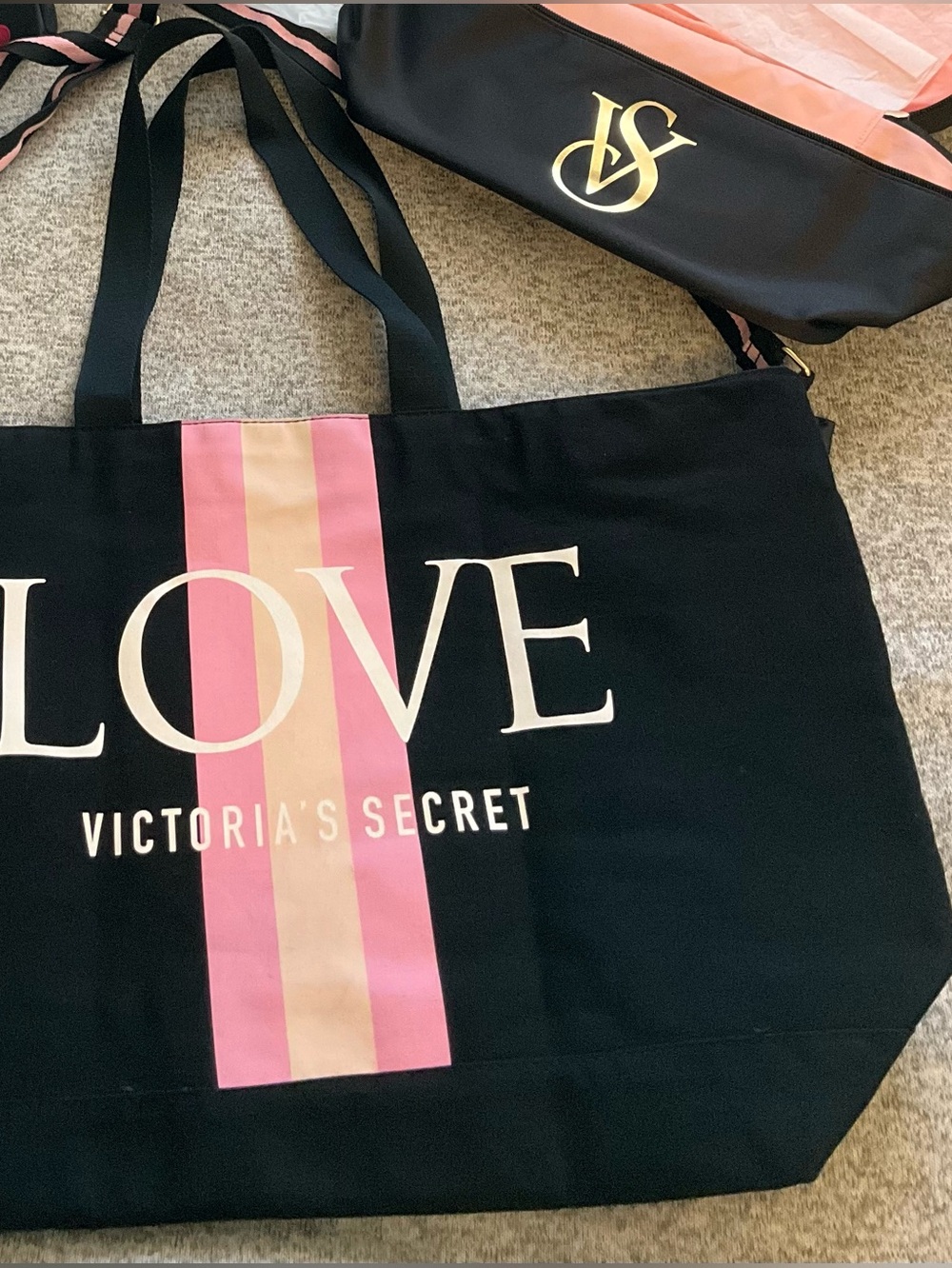 Victoria’s Secret 2 Piece Set, Pink Stripes Weekender TOTE Bag & Bra Travel Bag